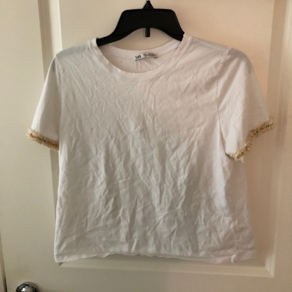 Zara Tops - Zara T-shirt in white